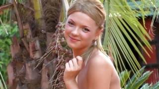 Take a look at passionate gf posing on kinky porn